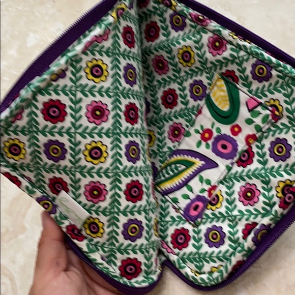 Vera Bradley Mini iPad Fabric Zipper Cover - Picture 3 of 4